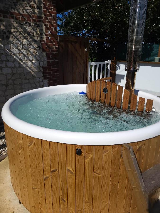 Au Bain Normand : Bain Nordique Et Detente. Goderville Esterno foto